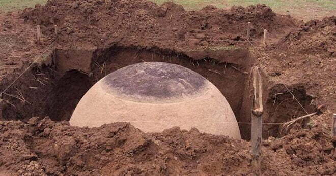 Изследователи в Коста Рика изкопават почти „Съвършена” масивна каменна сфера