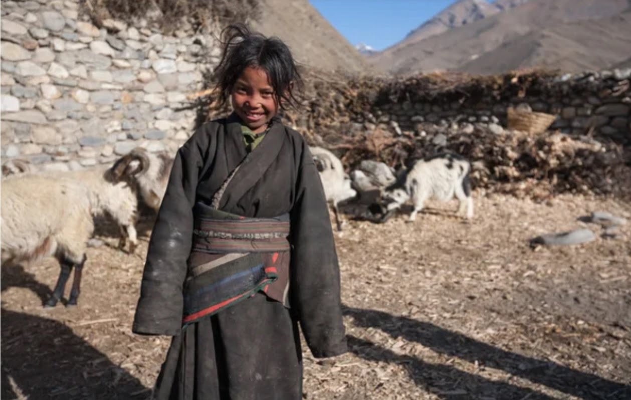 Страната, където и бебетата работят, още щом проходят: Ако смятате, че имате проблеми и всичко в живота е лошо, трябва да видите как живеят в Непал