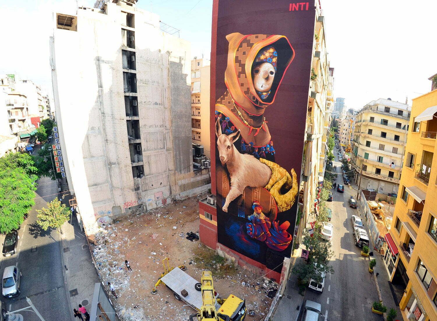 0_inti-graffiti-street-art_festival_white_wall_beirut_libano_2012