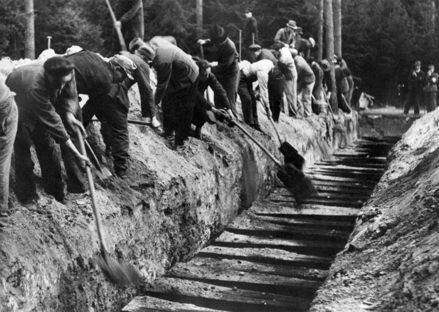 Трагедията на холокоста, изразена в 40 сърцераздирателни снимки