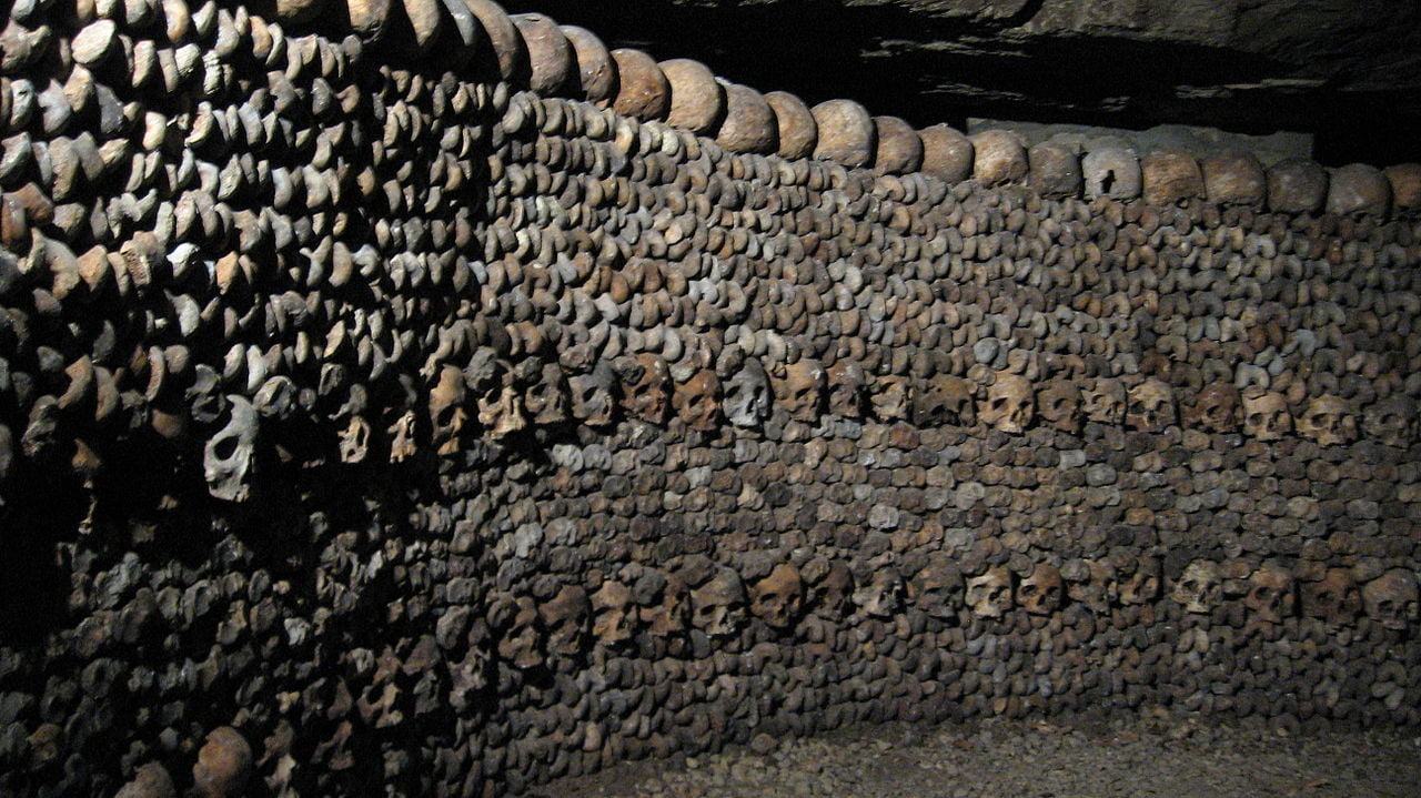 Мистерията на Парижките катакомби и хората, изгубени завинаги сред шестте милиона скелета