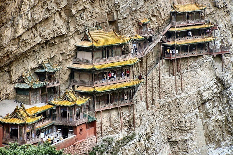 Най-недостъпните манастири в света