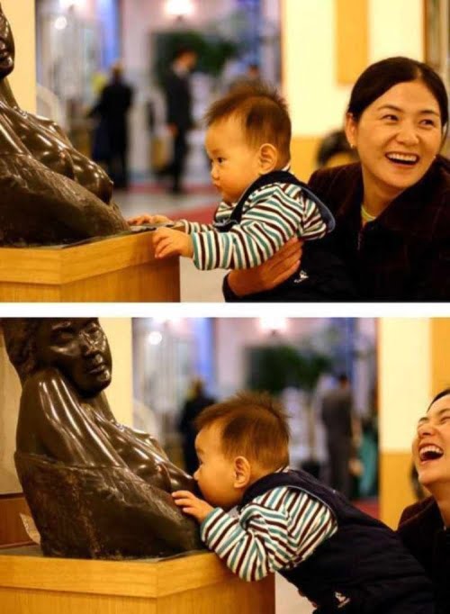 9 весели снимки на хора, позиращи със статуи