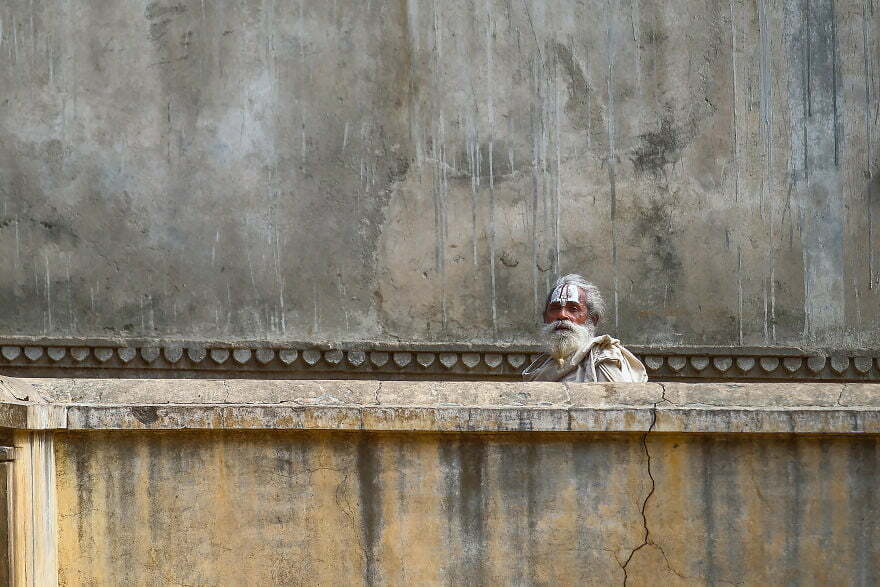Фотограф прави снимки на индийския град Джайпур, докато обикаля улиците с такси