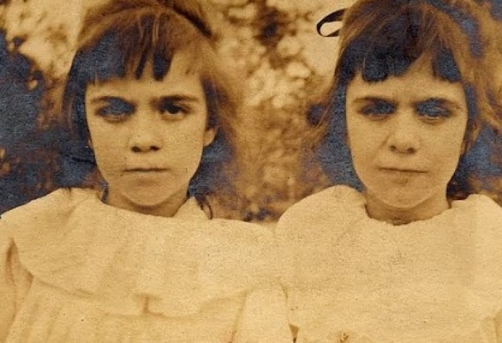Странните случки около близначките Полак и мъртвите им сестри