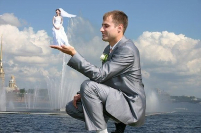Уникални сватбени снимки, които предизвикват неудобство в младоженците