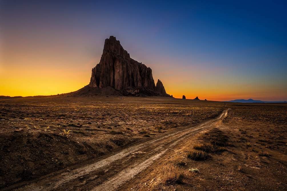 Мистериите и легендите на Шипрок – Свещеният връх на племето Навахо