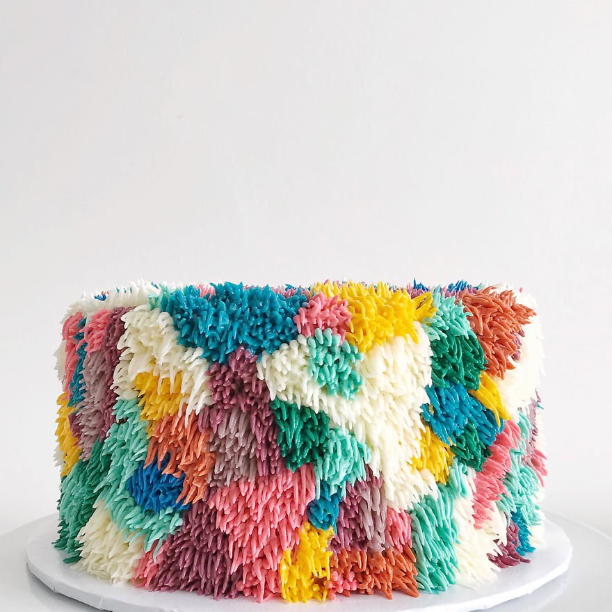 Цветни торти изглеждат точно като килимчета, върху които не бихте искали да стъпите