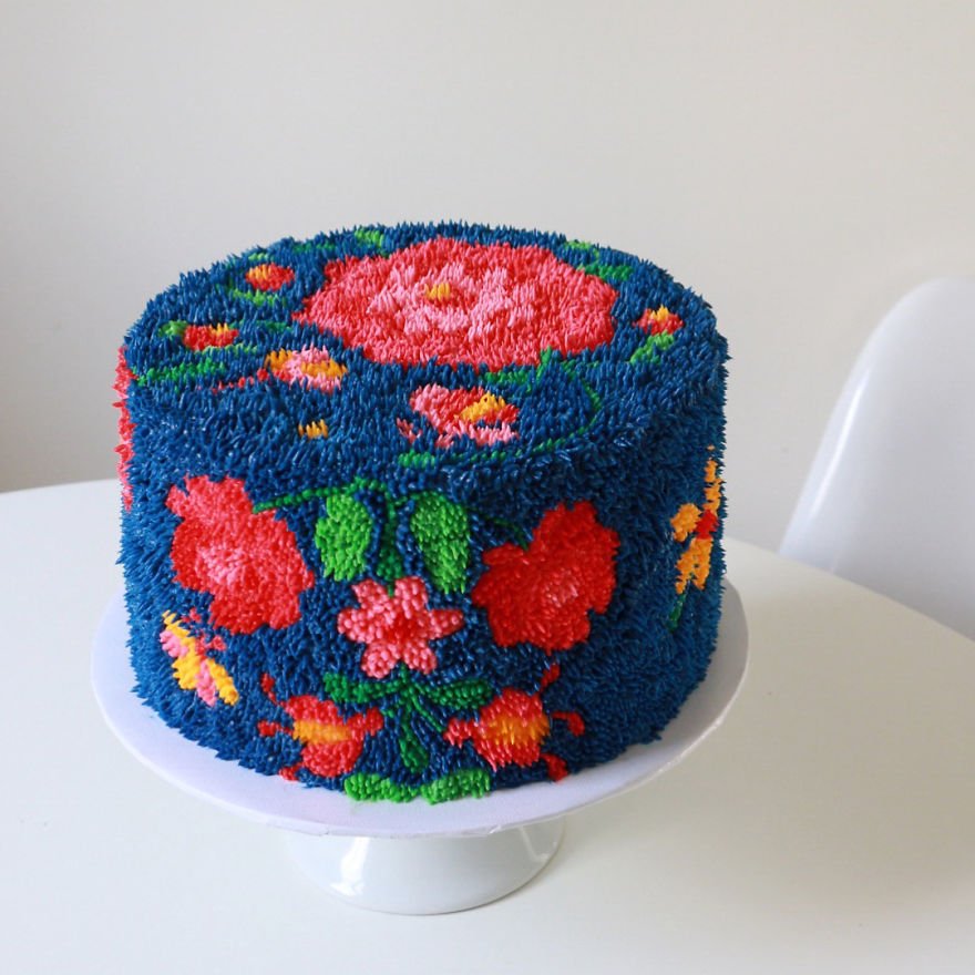 Цветни торти изглеждат точно като килимчета, върху които не бихте искали да стъпите