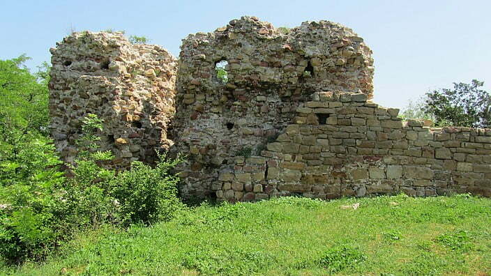 Тази българска крепост е била резиденция на Дракула в кървавата му война с турците