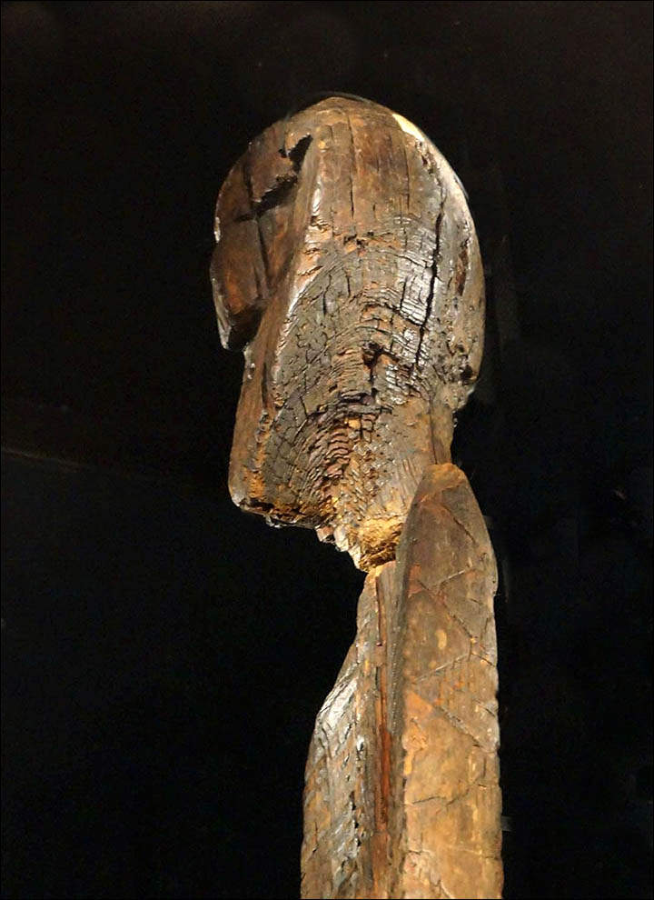 Неразгадаемото послание на Шигирският идол – статуя три пъти по-стара от египетските пирамиди