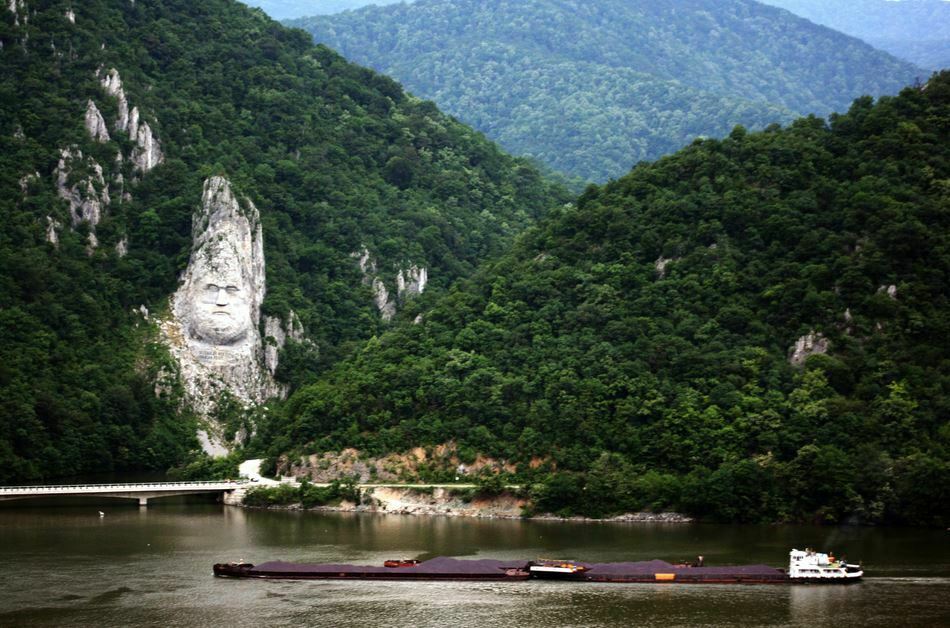 15 от най-големите статуи в света