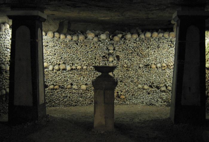 Мистерията на Парижките катакомби и хората, изгубени завинаги сред шестте милиона скелета