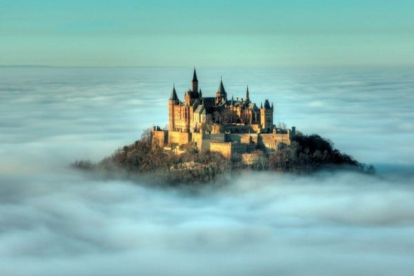 Hohenzoller-Castle-clouds-fog