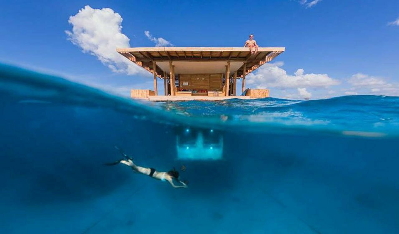 Manta-resort-underwater-room