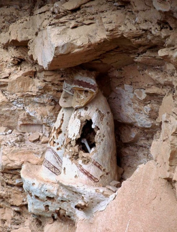 Странните саркофази на Чачапоя