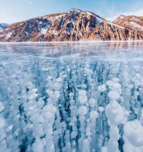 Вледеняващи снимки на езерото Байкал