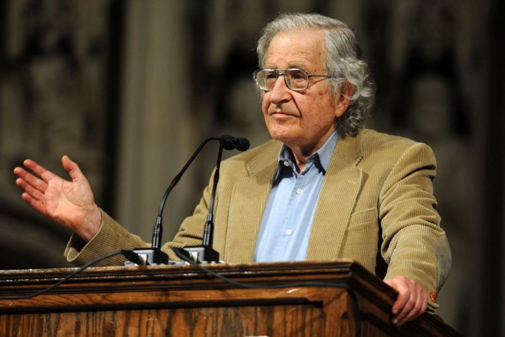 Ноам Чомски: 10 начина за манипулация чрез медиите