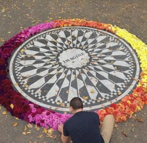 Престъпление или изкуство - цветя по улиците на Ню Йорк го преобразяват напълно