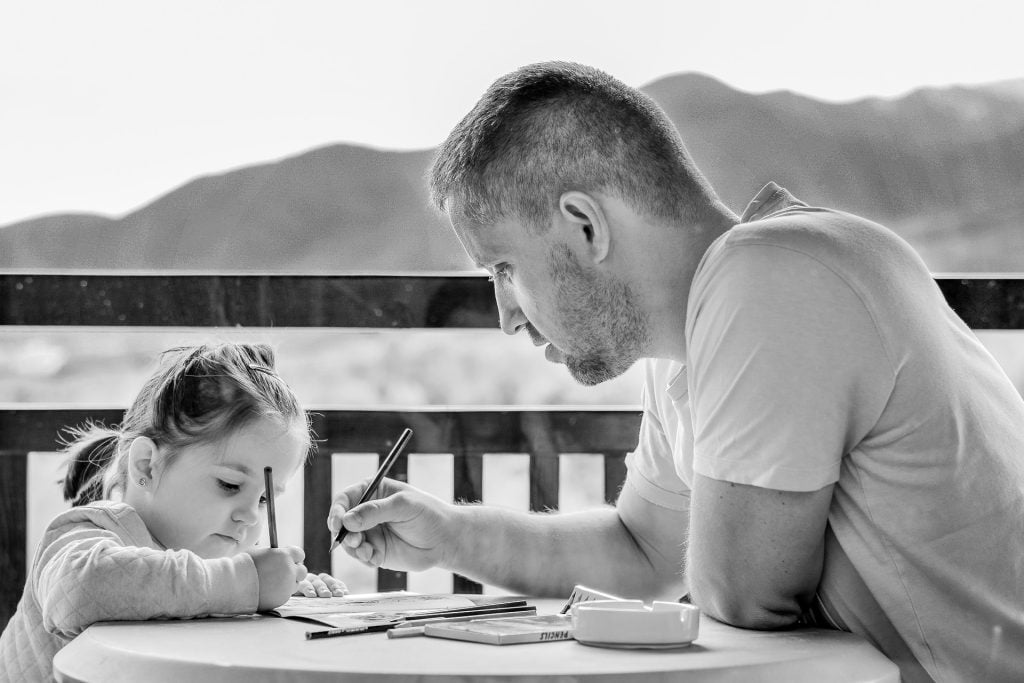 11 ключови разлики между обикновения и мъдрия родител