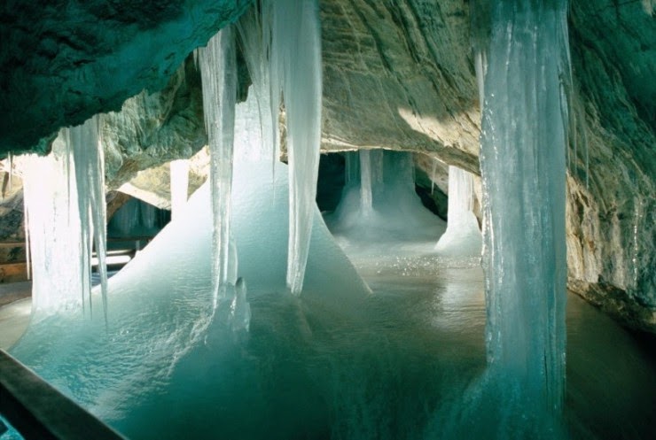 10 магически ледени пещери