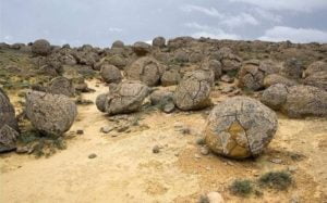 Невероятните каменни топки на Казахстан