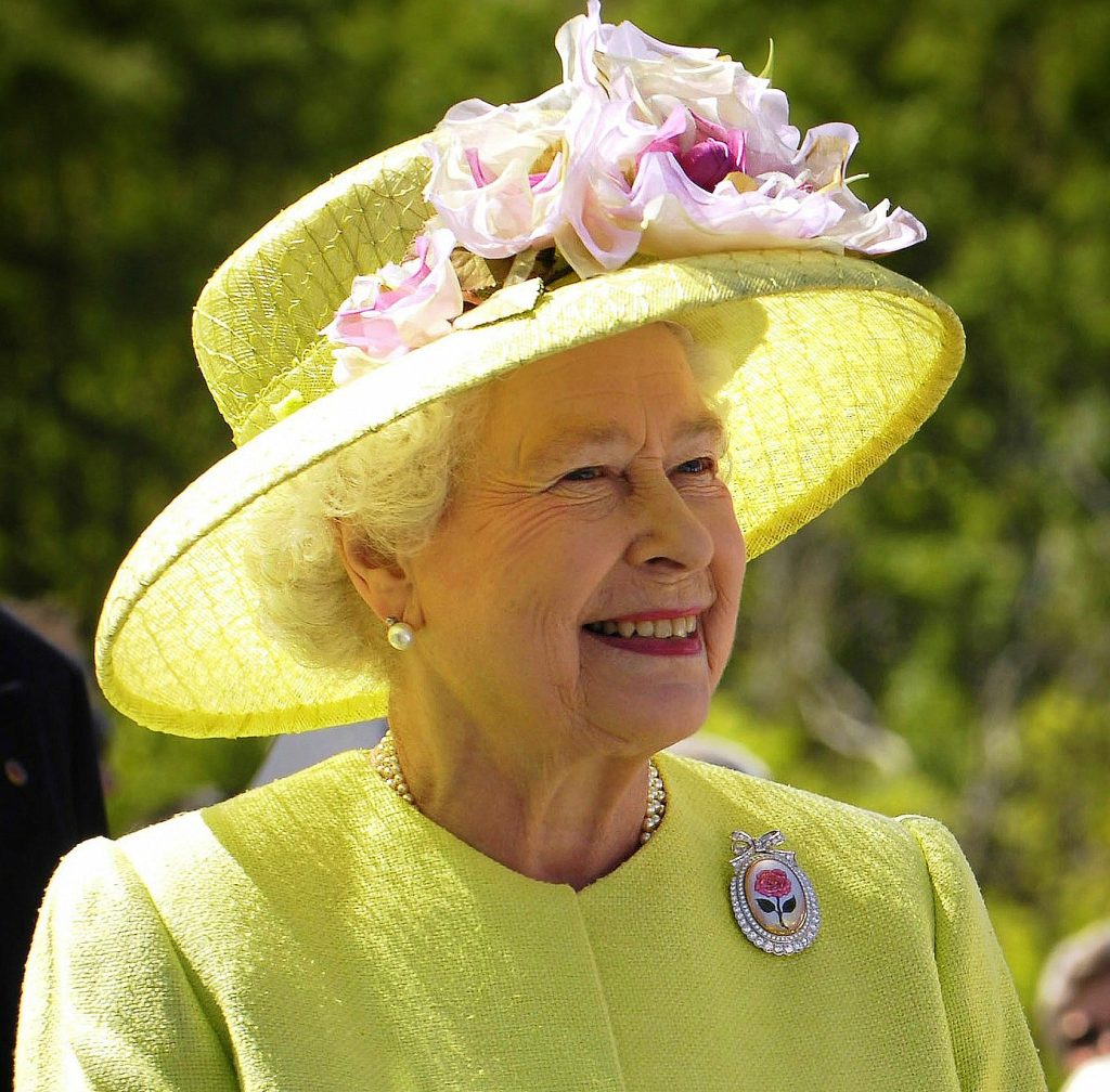 8 доста странни навика на кралица Елизабет II