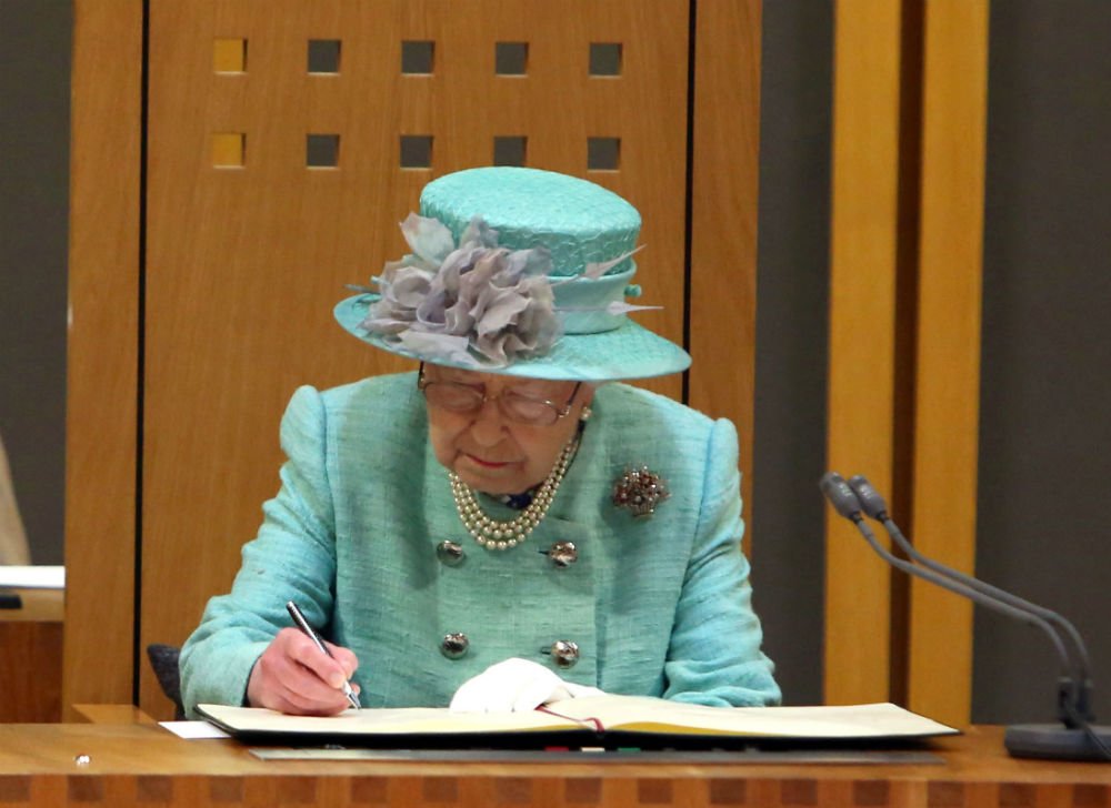 Златните правила на британската корона, които дори кралицата трябва да спазва